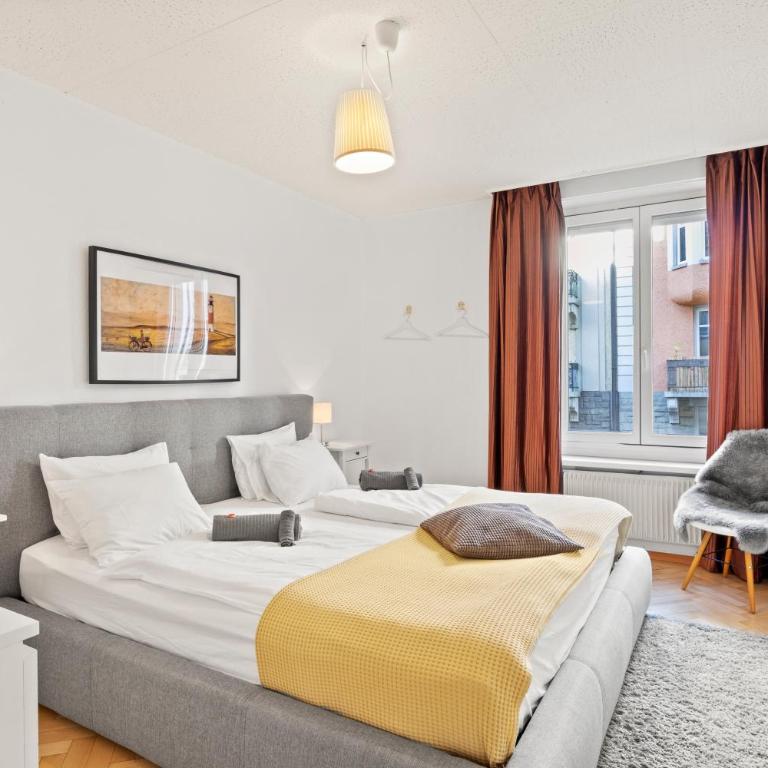 Modern & Central Apartments - Apartment - 7