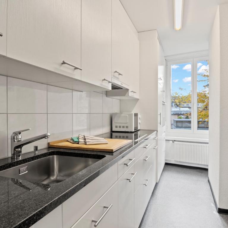 Modern & Central Apartments - Apartment - 12