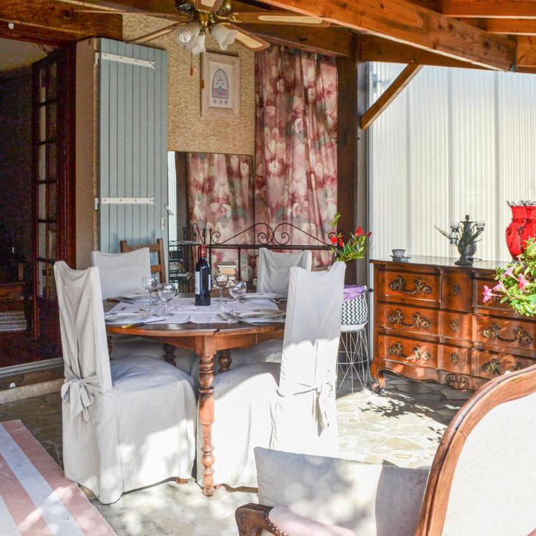Stunning Home In Bergerac - Maison de Vacances 3 Chambres - 4