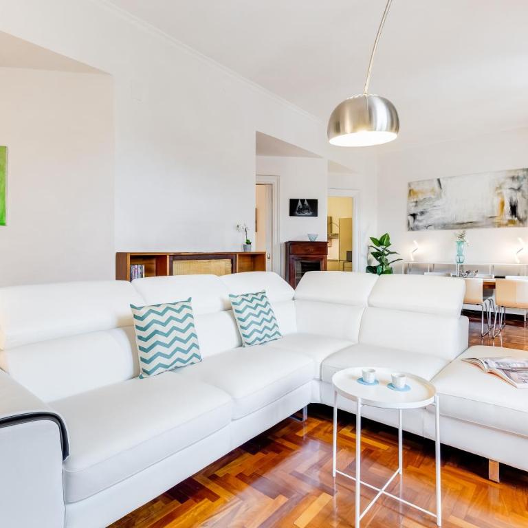 Large and bright apartment amazing view Basilica San Giovanni in Laterano - Two-Bedroom Apartment - 1
