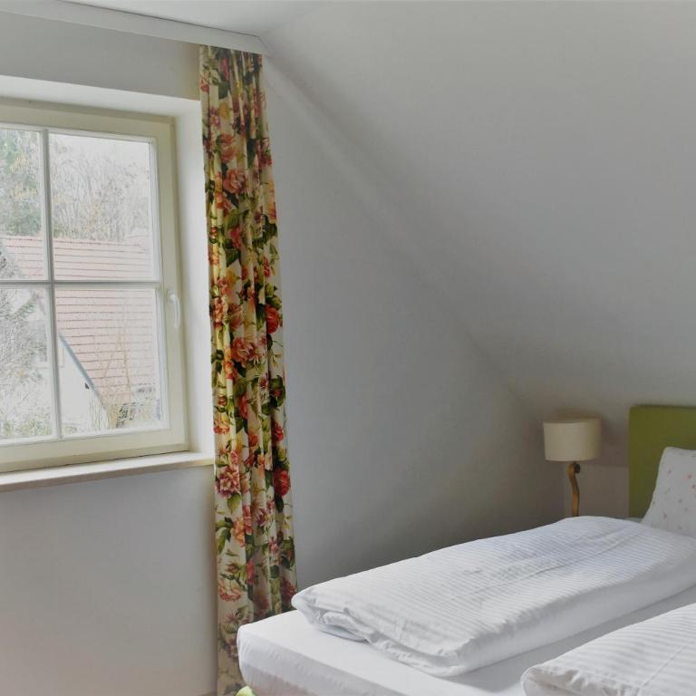 Hotel Restaurant - Häuserl im Wald Graz - Doppelzimmer - Nebengebäude - 11
