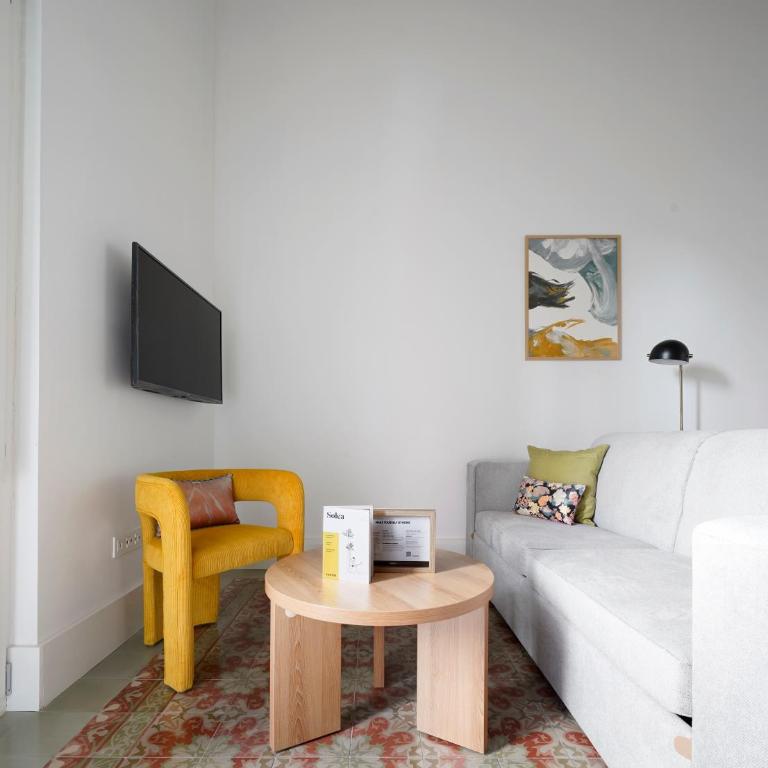 Numa Seville Solea - Extra Large Studio with Kitchen and Sofa bed - 7