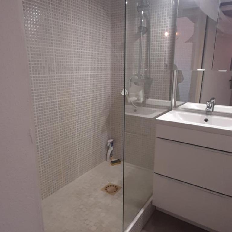 RESIDENCE DE LA PLAGE Appart à 2 pas de la plage et du marché - One-Bedroom Apartment - 2