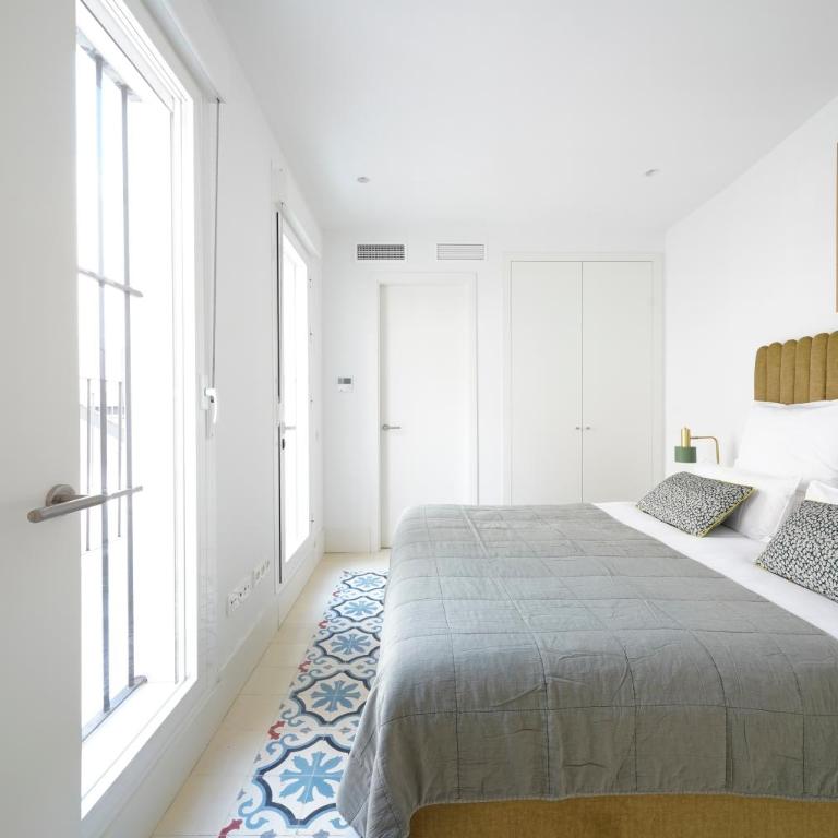 Numa Seville Solea - Large 2 Bedroom Apartment with Sofa Bed - 2