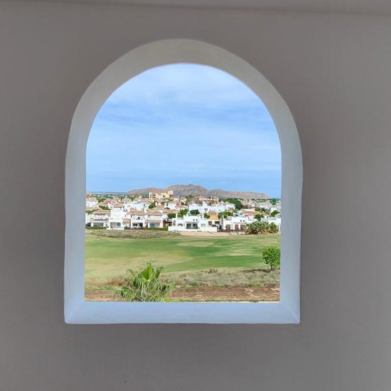 Luxury Golf View 3Bed Penthouse Sleeps 6 Balcony - Apartamento - 6