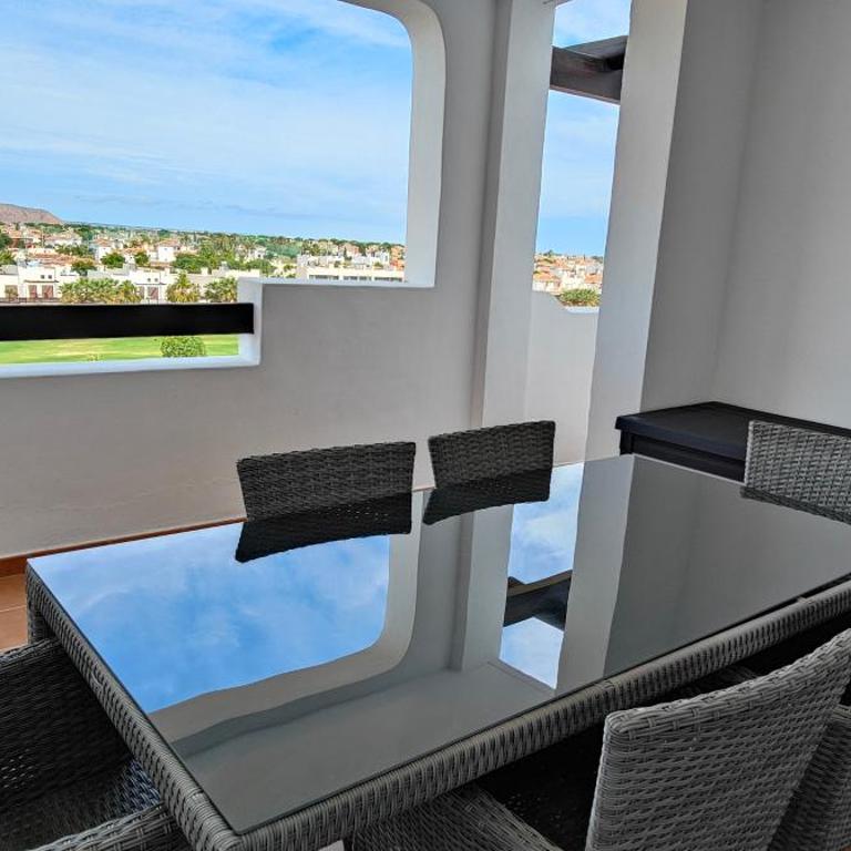 Luxury Golf View 3Bed Penthouse Sleeps 6 Balcony - Apartamento - 1