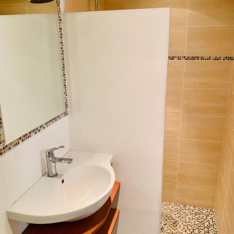 Ravissant studio en plein centre de Marseille - Appartement 1 Chambre - 11