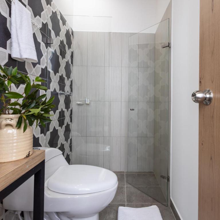 Lexum by Bernalo Hotels - Habitación Individual con baño privado - 12