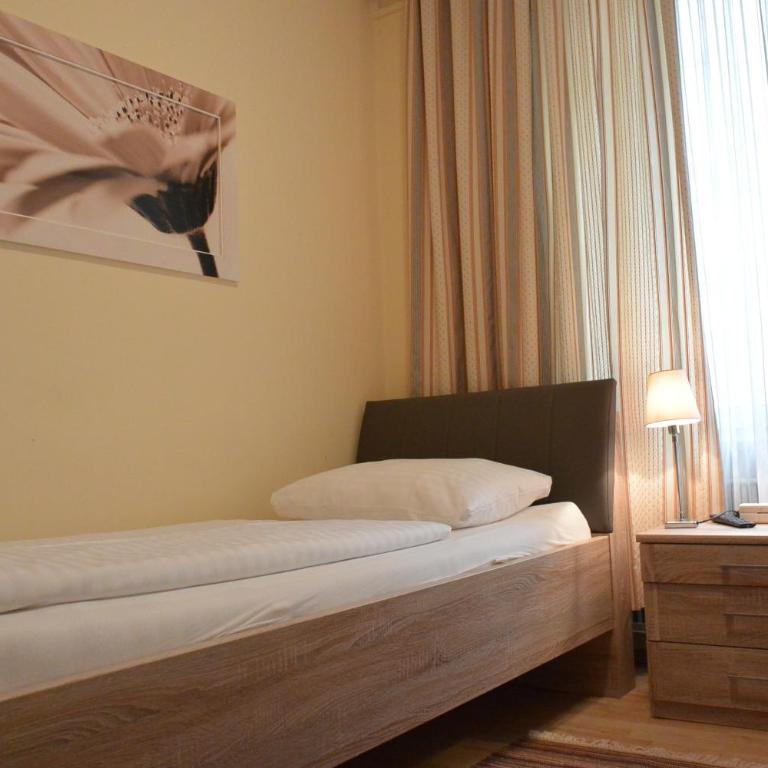 Adlerhof - Zweibettzimmer - 9