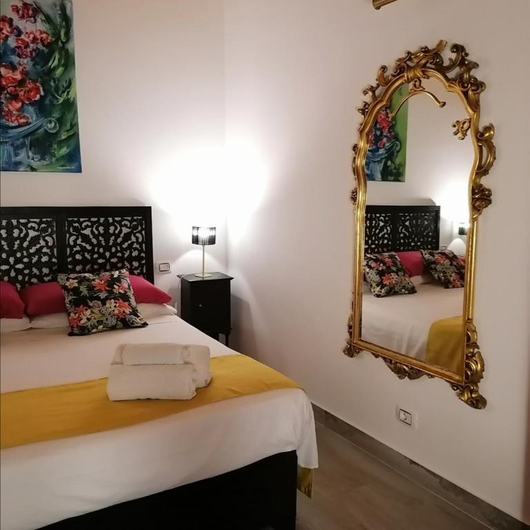 Casa Busari - Double Room with Balcony - 13