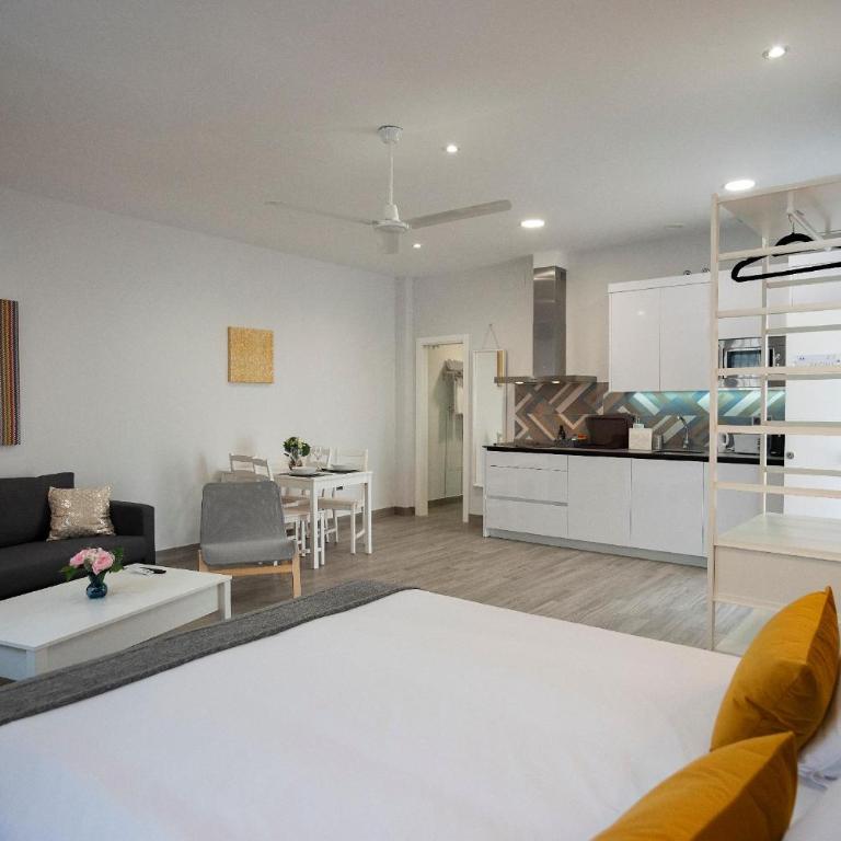 EM21 Apartamentos - Estudio Superior - 10
