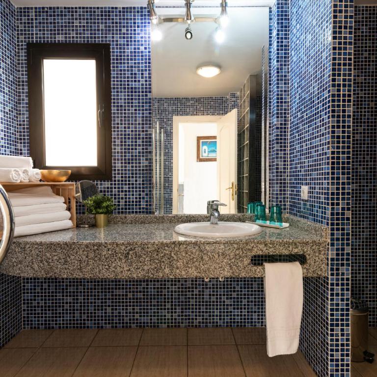 Sunshine Beach Villas - Villa - 12