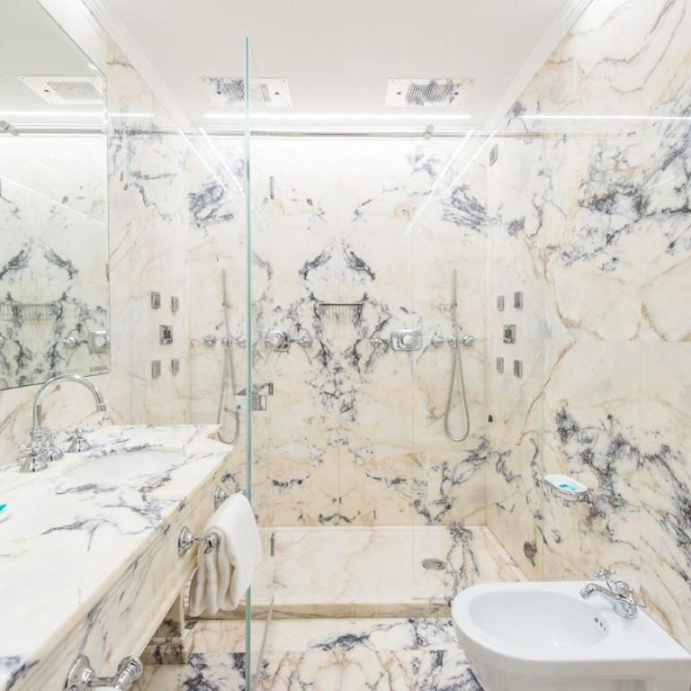 Hotel Ai Reali - Small Luxury Hotels of the World - Camera Superior Matrimoniale/Doppia con Letti Singoli - 4
