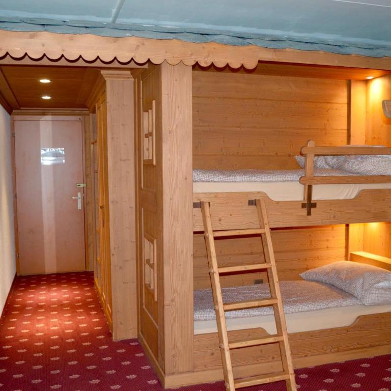 Hotel Central Résidence & spa - Schweizer Chaletzimmer (2-4 Betten) - 4