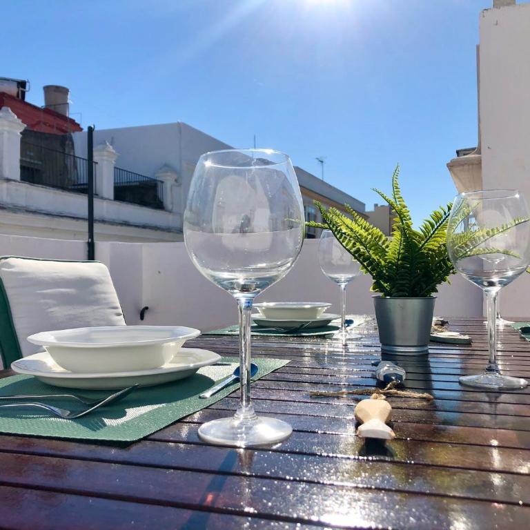 GATU PREMIUM La Casa del Arco con wifi, aire acc, terraza ," Preferente mayores de 21 años y familias " - Casa de 2 dormitorios - 1