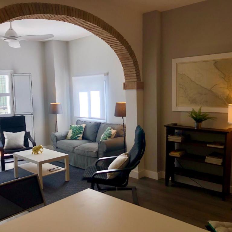 GATU PREMIUM La Casa del Arco con wifi, aire acc, terraza ," Preferente mayores de 21 años y familias " - Casa de 2 dormitorios - 30