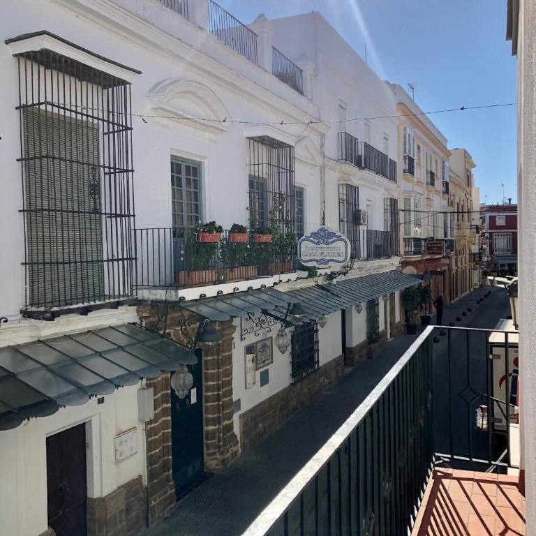 GATU PREMIUM La Casa del Arco con wifi, aire acc, terraza ," Preferente mayores de 21 años y familias " - Casa de 2 dormitorios - 35