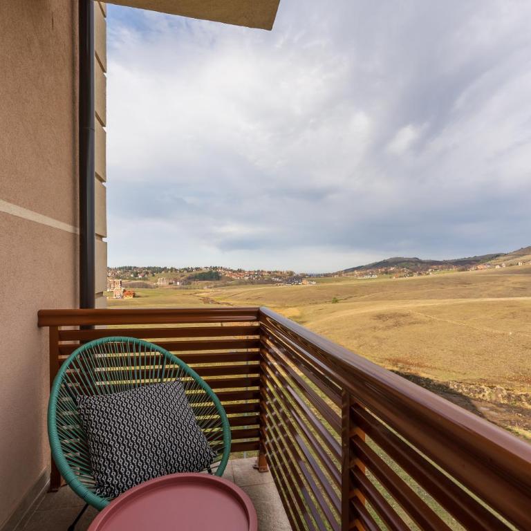 Zlatibor Hills Stars - Dvokrevetna Soba sa Bračnim Krevetom i Pogledom na Planinu - 12