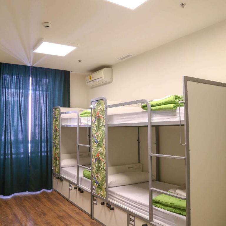 Cats Hostel Madrid Sol - Posto Letto in Dormitorio con 6 Letti e Bagno - 4