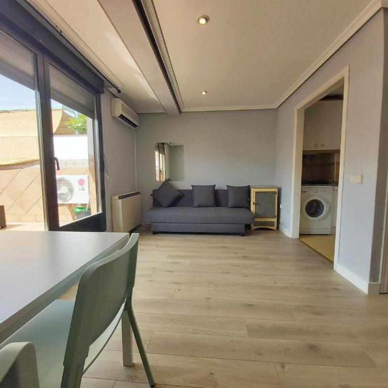 Apartments Madrid Principe - Penthouse Apartment with Terrace - 12