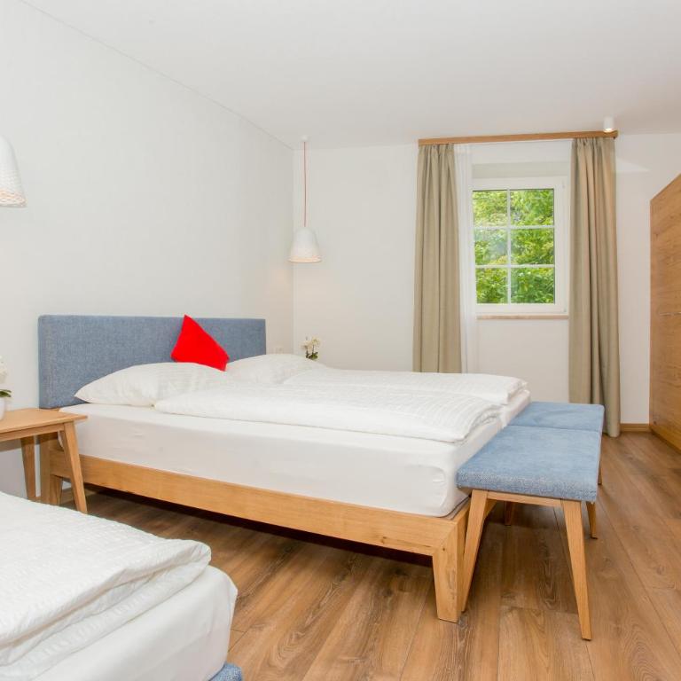 Hotel Elefant - Deluxe Triple Room Annex - 7