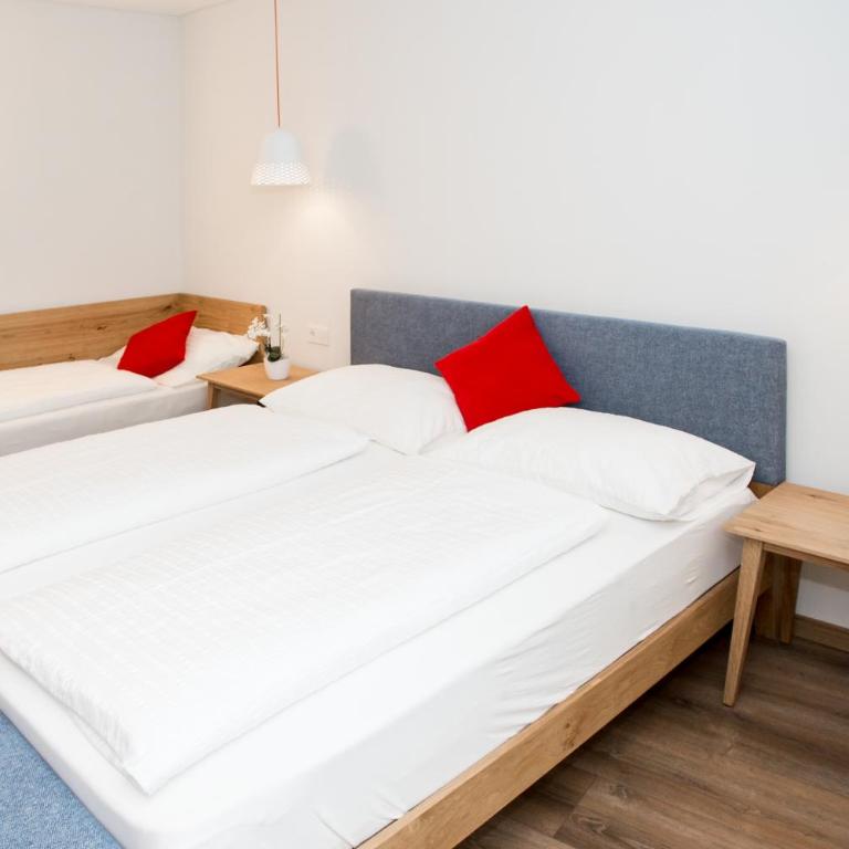 Hotel Elefant - Deluxe Triple Room Annex - 8