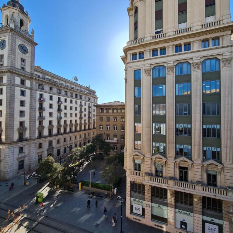 Dos Torres Ático Dúplex - Céntrico con Vistas a la Ciudad - Apartamento de 3 dormitorios - 25