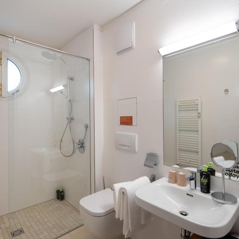 Limehome Linz Friedrichstraße - Suite XL mit Sitzbereich - 6