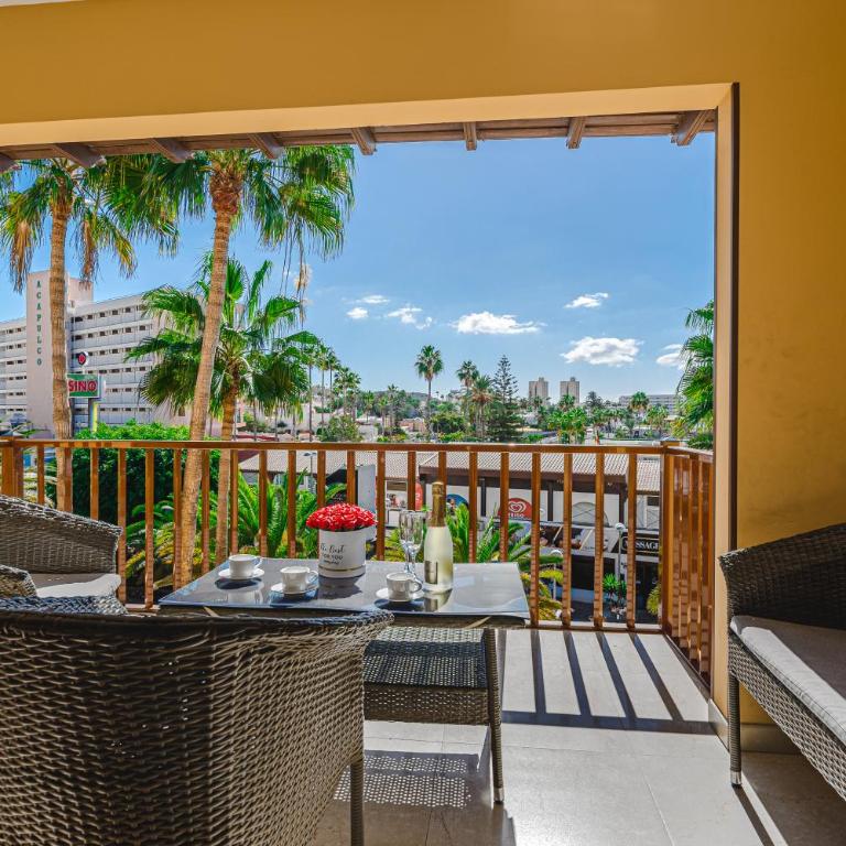 Amazing 3 bedroom apartment on the first line of the best Las Americas beach, air conditioner and terrace ocean view - Apartamento de 3 dormitorios - 5