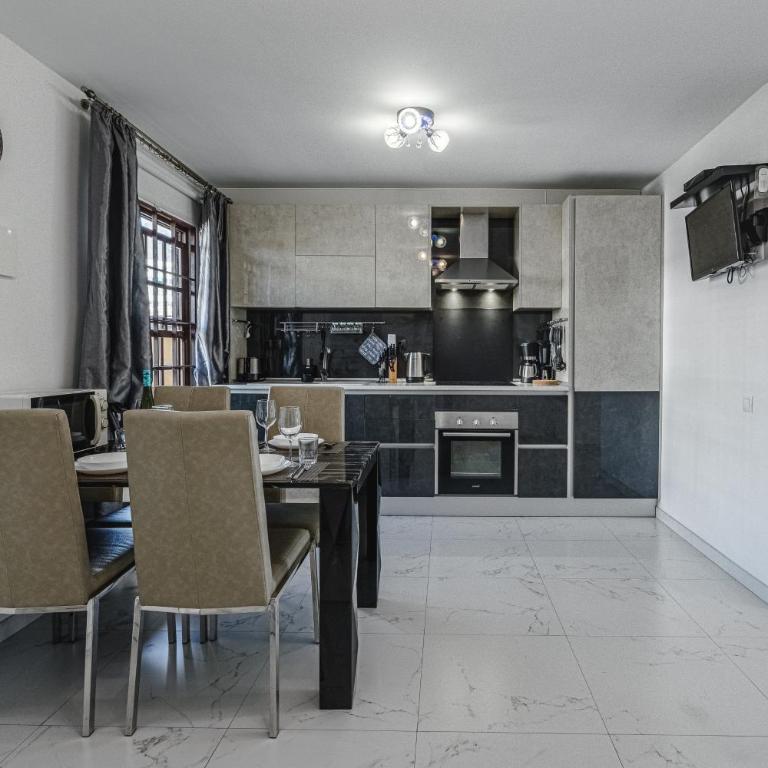 Amazing 3 bedroom apartment on the first line of the best Las Americas beach, air conditioner and terrace ocean view - Apartamento de 3 dormitorios - 19