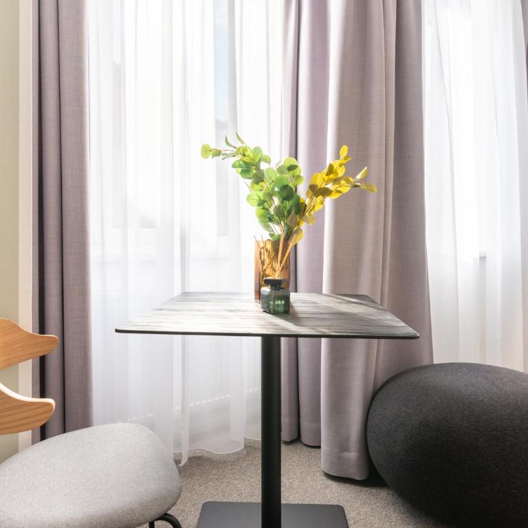 Limehome Linz Friedrichstraße - Einzelsuite M mit Sitzbereich - 11