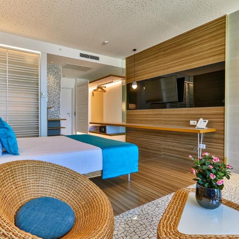 Carine Hotel Kumbor Superior - Double Priority Location Room with Sea View - 5
