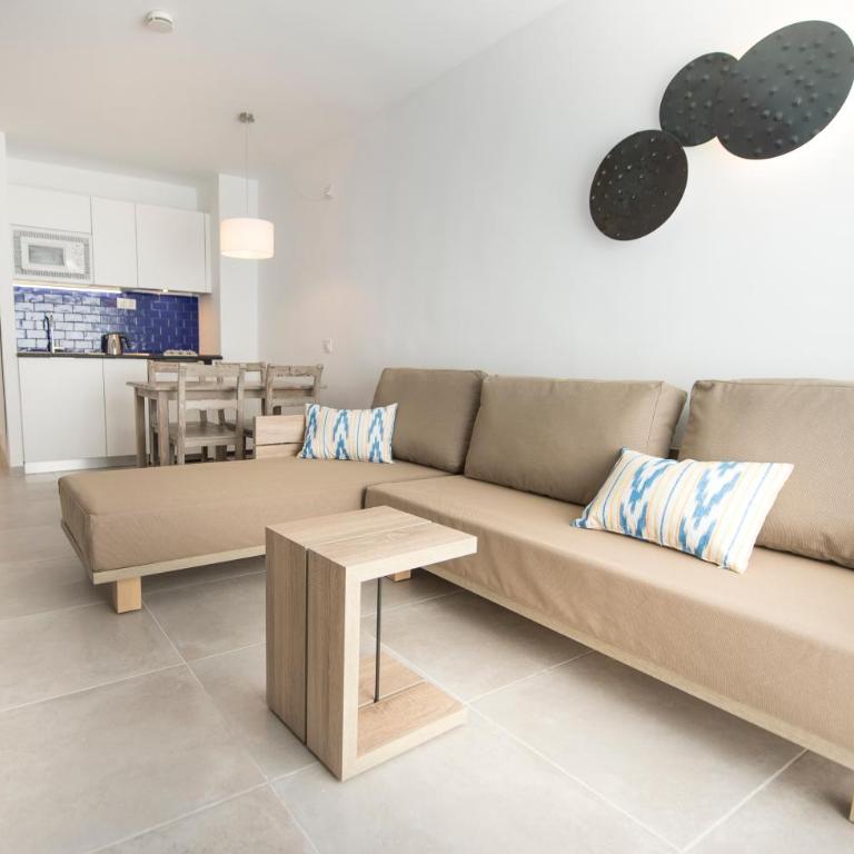 Serenity Apartments - Apartment with Garden View - 4