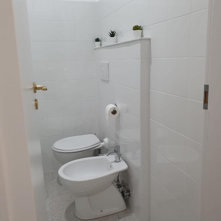 Affittacamere Dianir - Camera Matrimoniale/Doppia con Letti Singoli con Bagno Privato - 6