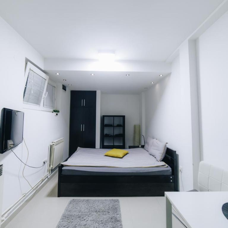 Apartments Luka - Double Room - 8