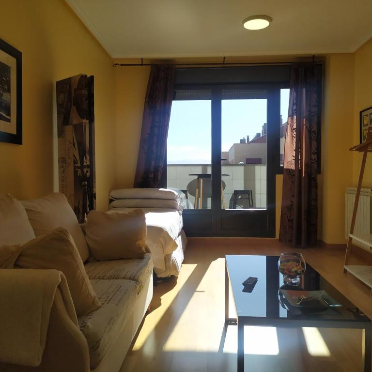Apartamento el Parque AIRE CONDICIONADO PISCINA terraza con vistas montaña entorno tranquilo ideal mascotas - Apartamento de 1 dormitorio - 5