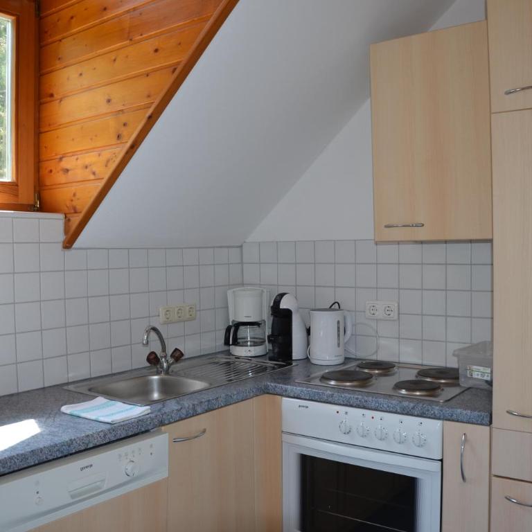 Appartments am See - Apartment mit 2 Schlafzimmern, Balkon und Seeblick - 19