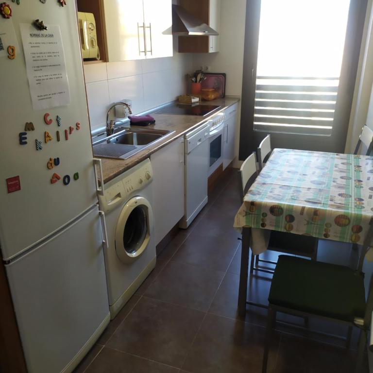 Apartamento el Parque AIRE CONDICIONADO PISCINA terraza con vistas montaña entorno tranquilo ideal mascotas - Apartamento de 1 dormitorio - 22