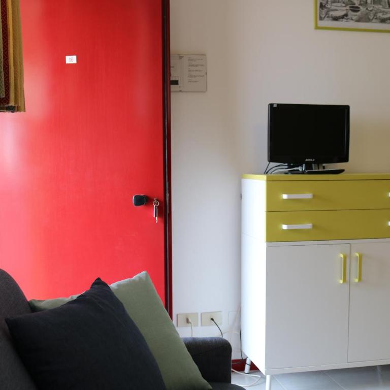 Colorful studio by the beach-Beahost - Monolocale - 2