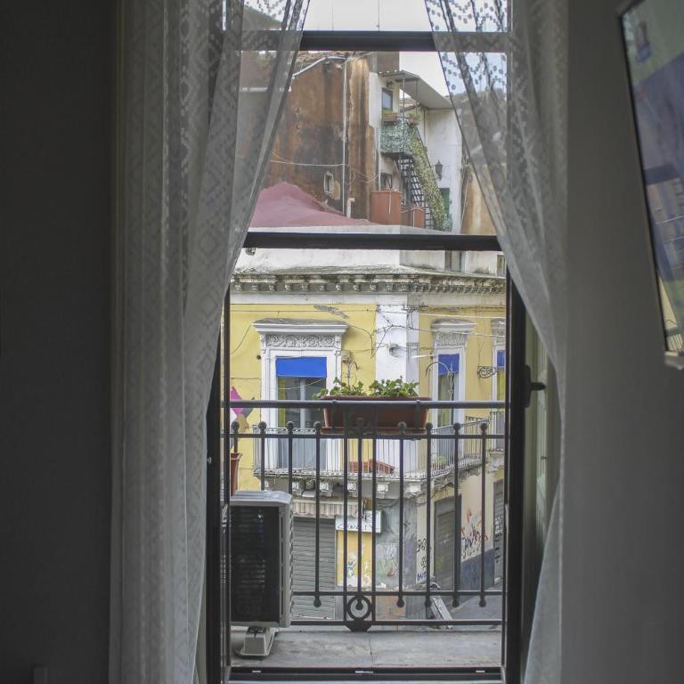 A 2 Passi da Stesicoro Suite Catania - Triple Room with Balcony - 14