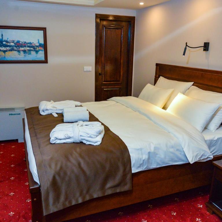 Bahus Inn - Standardna Dvokrevetna Soba s Bračnim Krevetom i Pogledom na Reku - 8