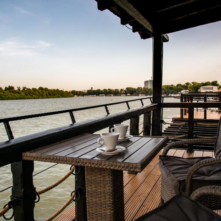 Bahus Inn - Superior Dvokrevetna Soba s Bračnim Krevetom i Pogledom na Reku - 25