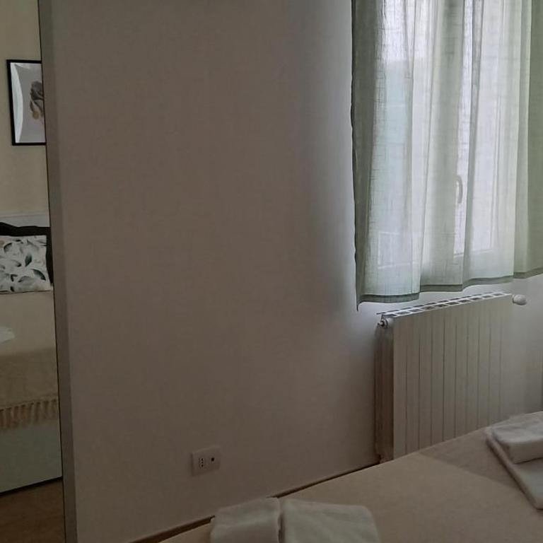 CASADINA - Appartamento con 2 Camere da Letto - 2
