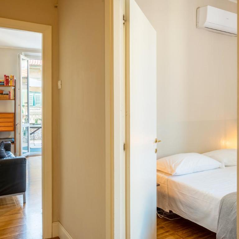 GuestHost - Bastione Central Apt with Charming Terrace - Two-Bedroom Apartment - 16