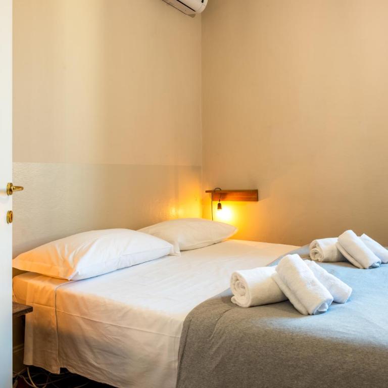 GuestHost - Bastione Central Apt with Charming Terrace - Two-Bedroom Apartment - 10