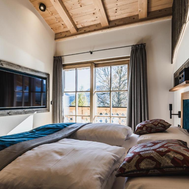 Chalet am Wetterkreuz - Luxus mit Sauna & Whirlpool in Reit im Winkl - Doppelzimmer mit Parkblick - 40