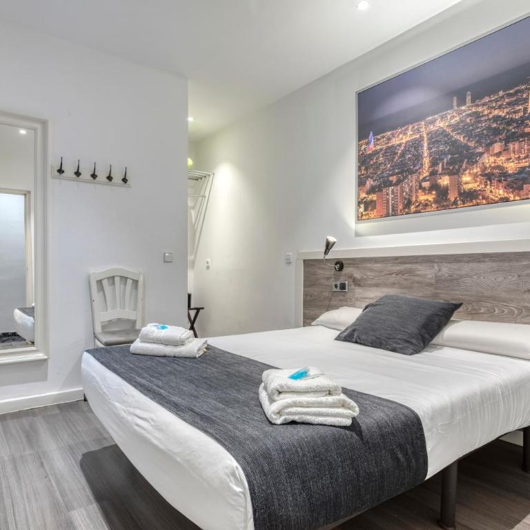 HOSTAL BEDMATES - Premium Double Room - 1