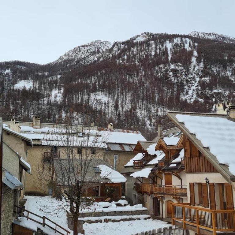 Serre Chevalier 1400 - Maison de village au coeur de la station au pied des pistes - Apartment mit 2 Schlafzimmern und Bergblick - 28