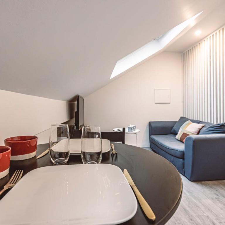 Le Coquet Logement Climatisé face à la Cathédrale - 3G - Studio Duplex - 19