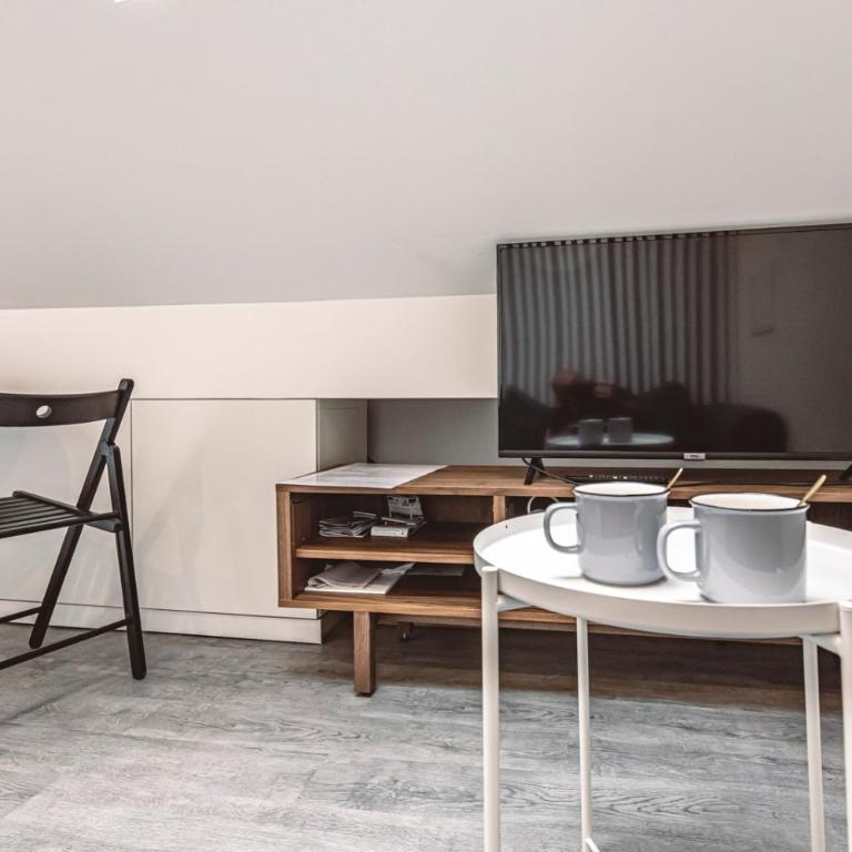 Le Coquet Logement Climatisé face à la Cathédrale - 3G - Studio Duplex - 13